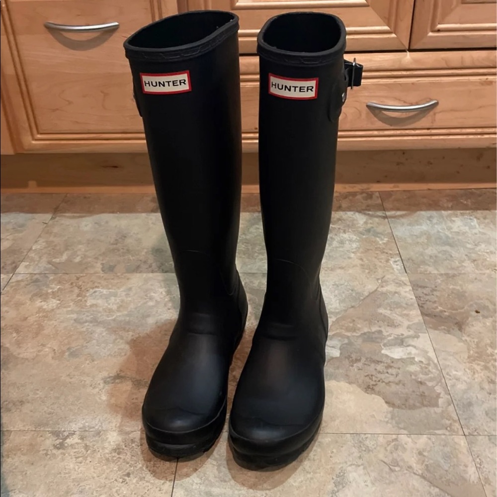 Hunter women’s boots and boot socks